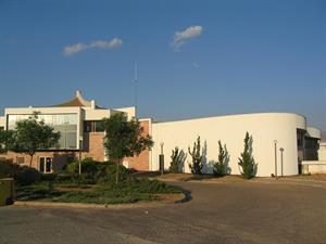 Clore Center for the Performing Arts, Kfar Blum (2000)